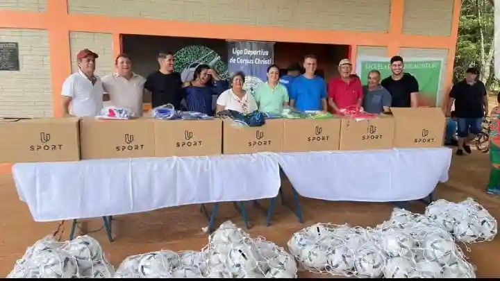 Equipos de Fútbol de Corpus Christi Reciben Nueva Indumentaria en Evento con Apoyo de la Secretaría Nacional de Deporte